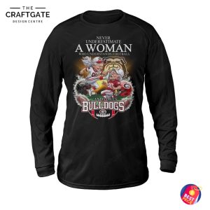 Georgia Bulldogs Never Underestimate A Woman T-Shirt